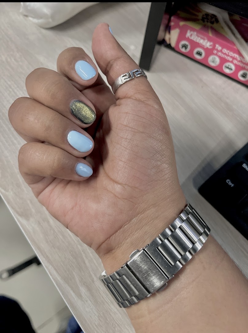 Diseño de uñas en Nush Nail's