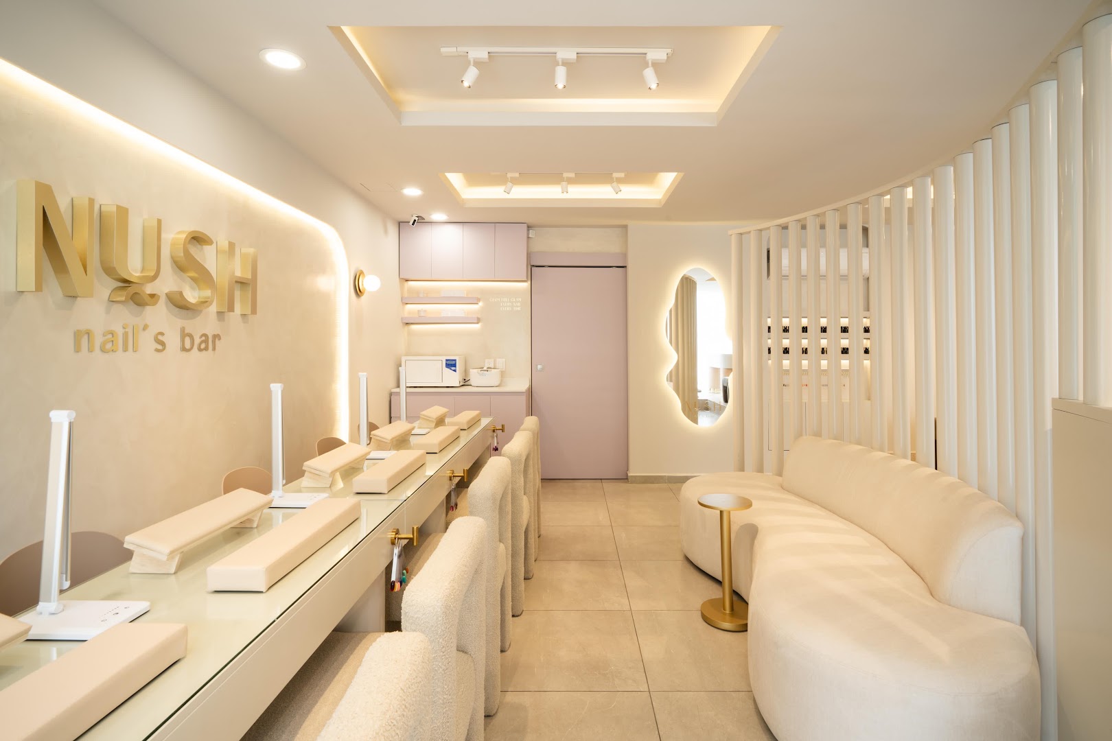 Interior de Nush Nail's