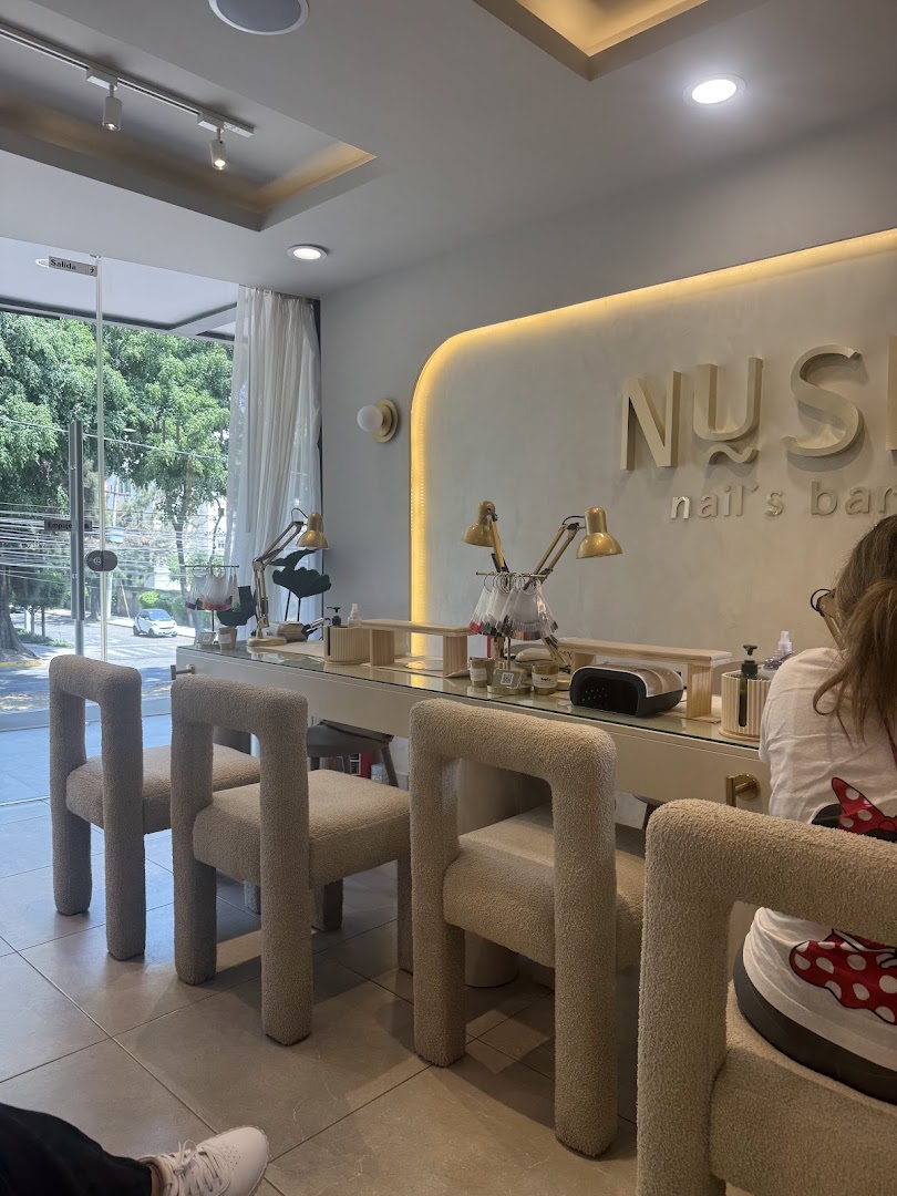 Interior de Nush Nail's